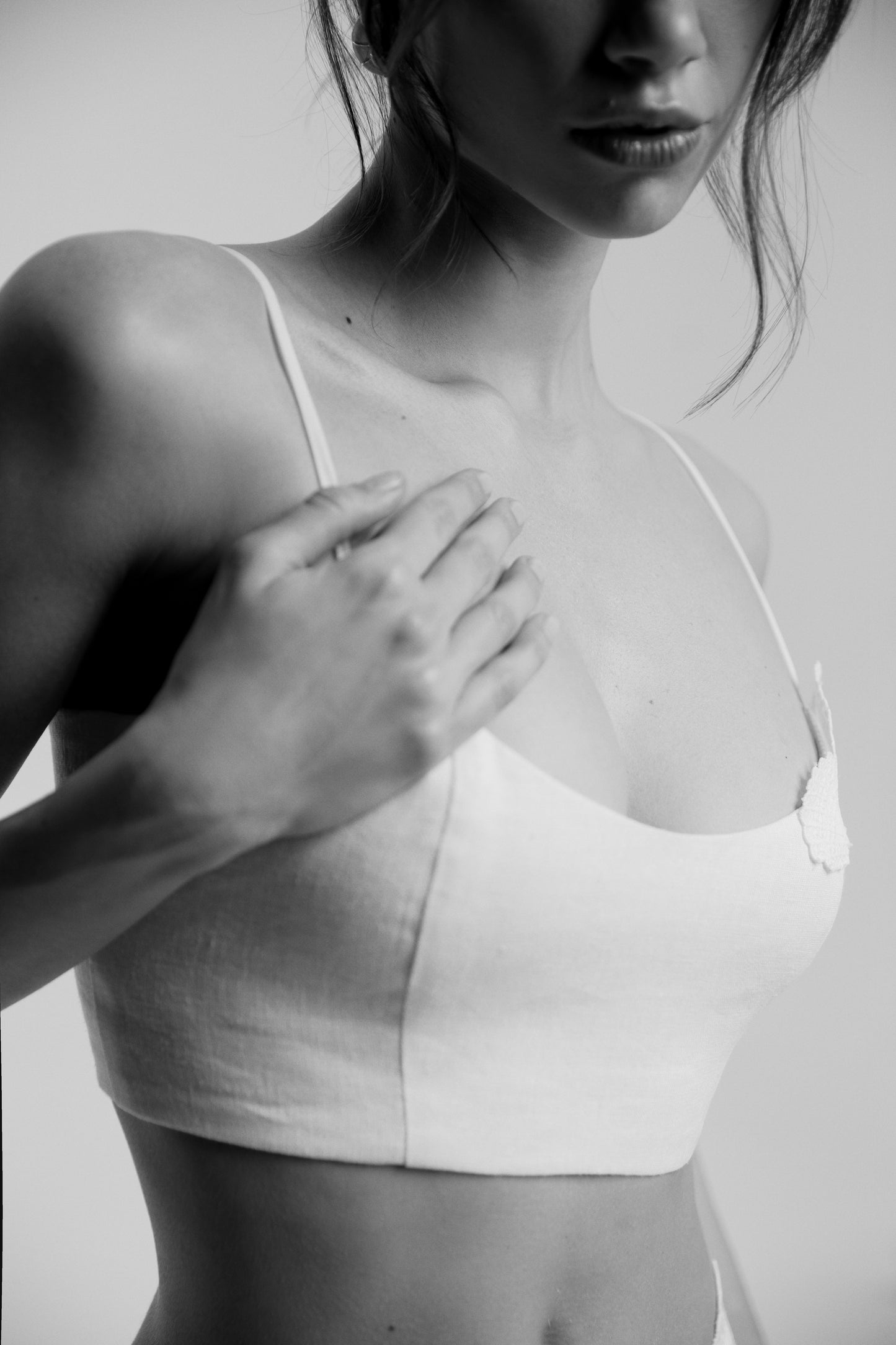 The Mira — Cropped Linen Top